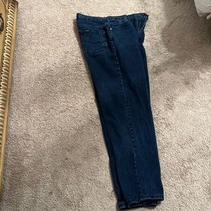 Chic dark blue jeans